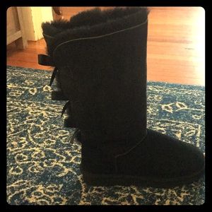 Ugg size 8 tall boots with bows 🎀